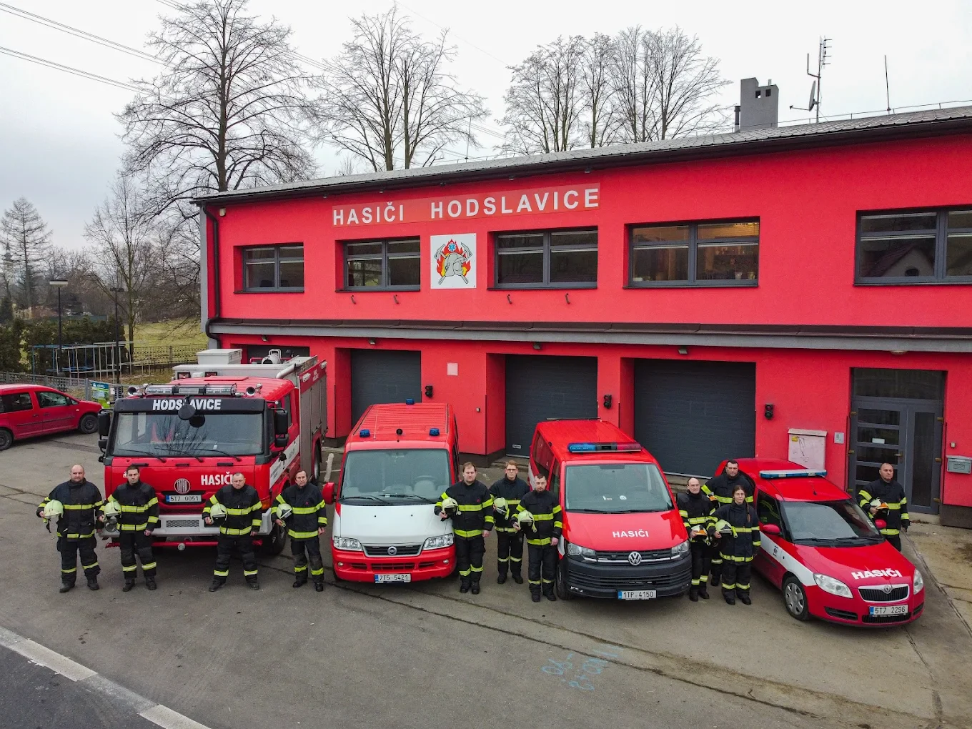Jednotka hasičů Hodslavice před zbrojnicí