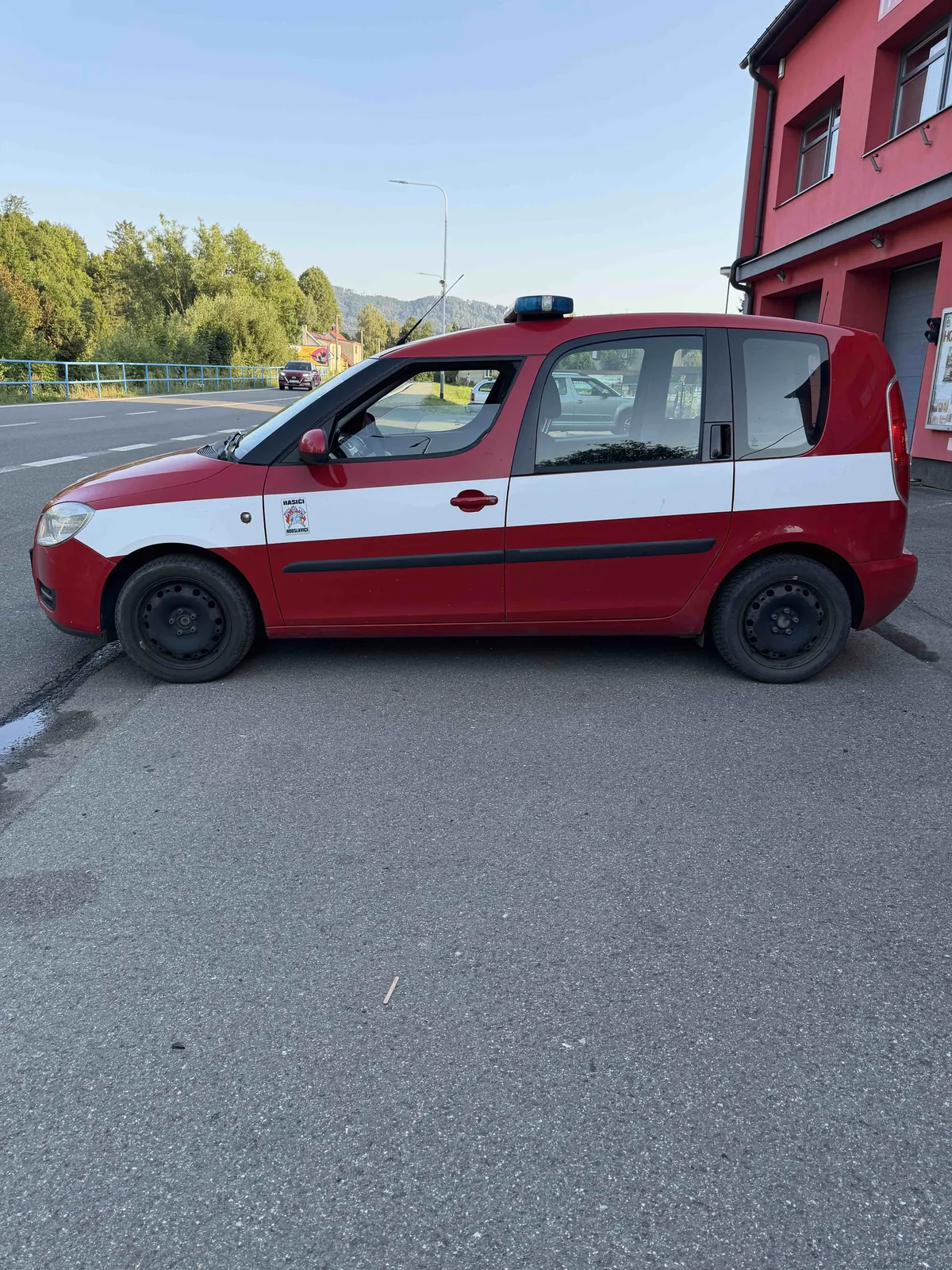 Boční pohled na Škoda Roomster